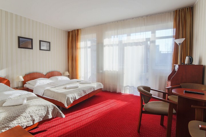 Room 7 of 68