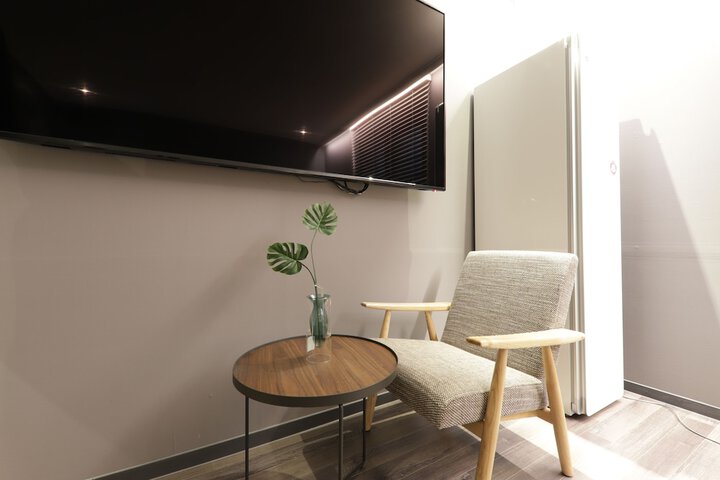 Room 35 of 64