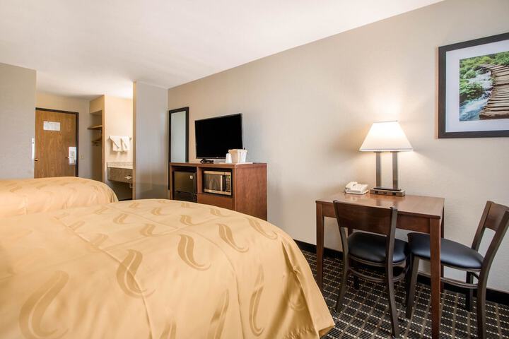 2 Double Beds (5 of 13)