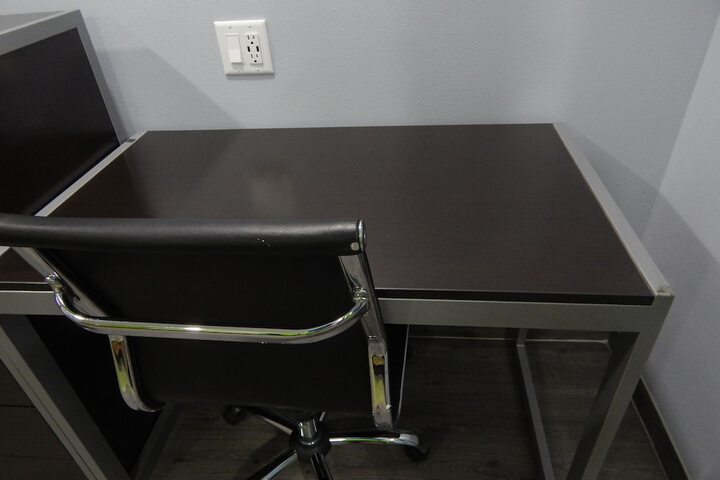 Room 8 of 27