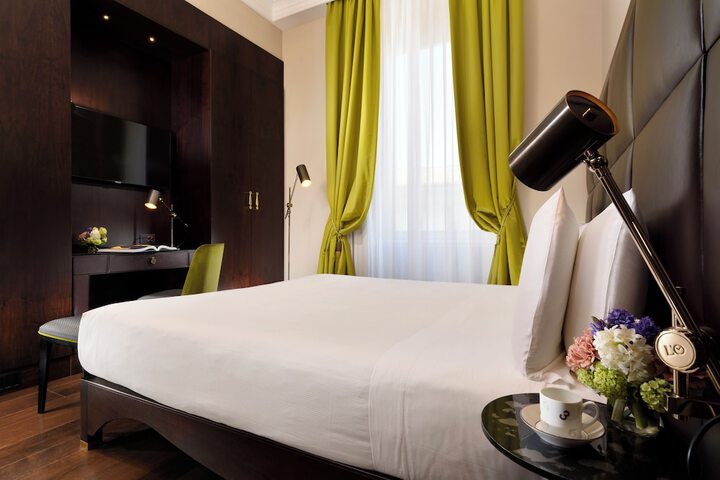 Room 30 of 74