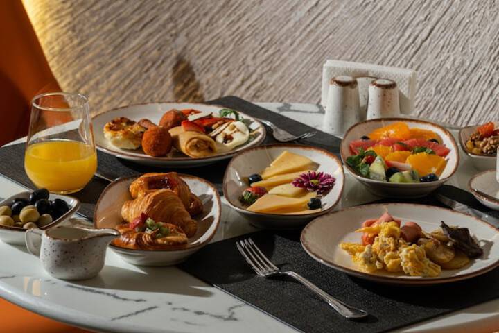 Breakfast/Coffee Service 87 of 114