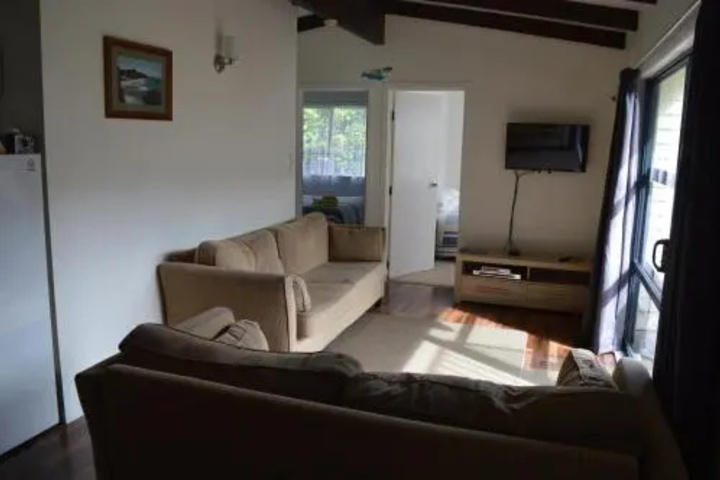 Room 4 of 11