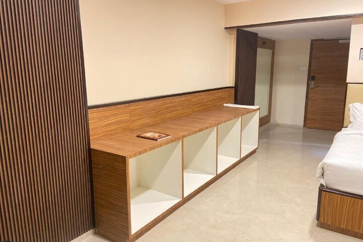 Room 2 of 15