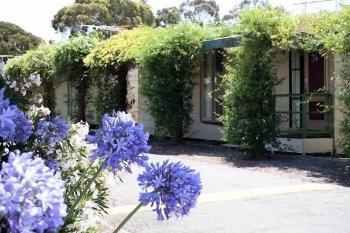Hotel Entry