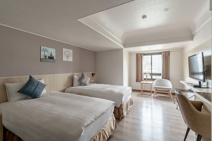 Room 18 of 45