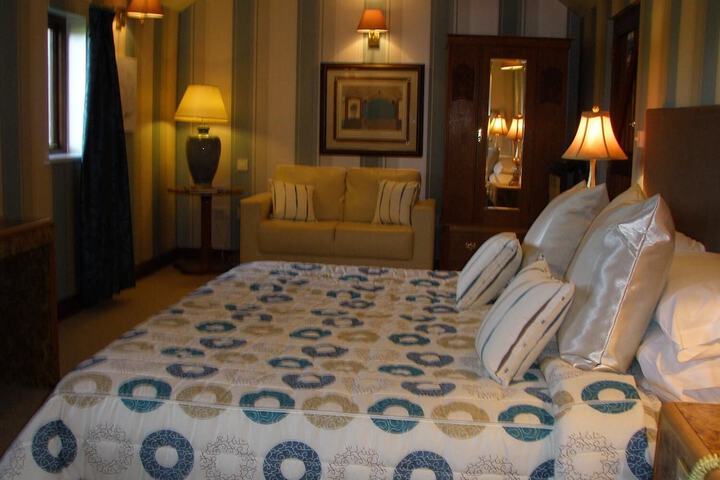 Room 24 of 42