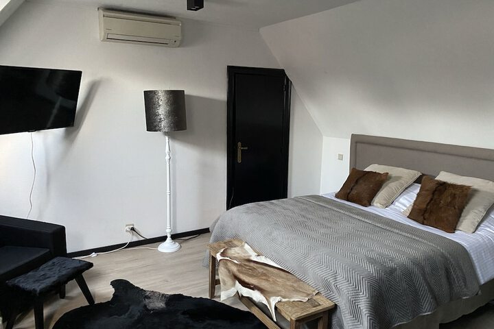 Room 12 of 43