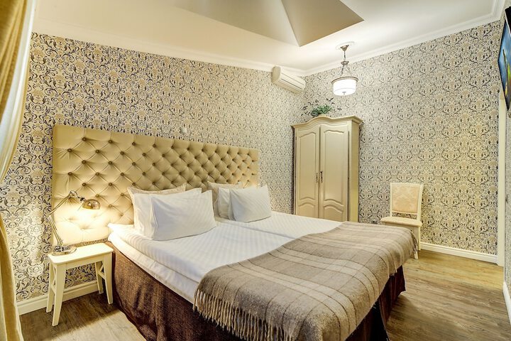 Room 43 of 120