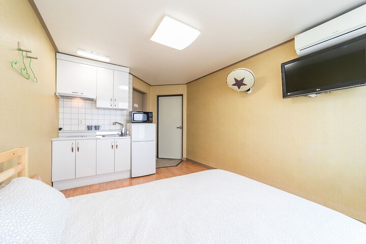 Room 13 of 63