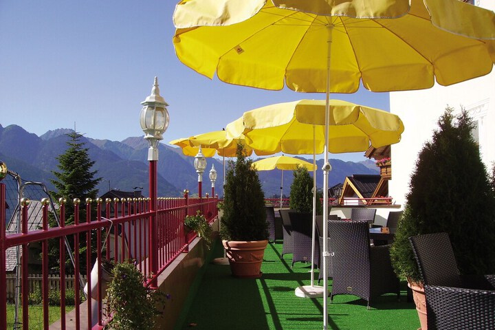 Sundeck 37 of 42