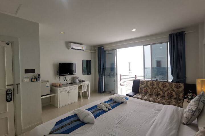 Room 18 of 52
