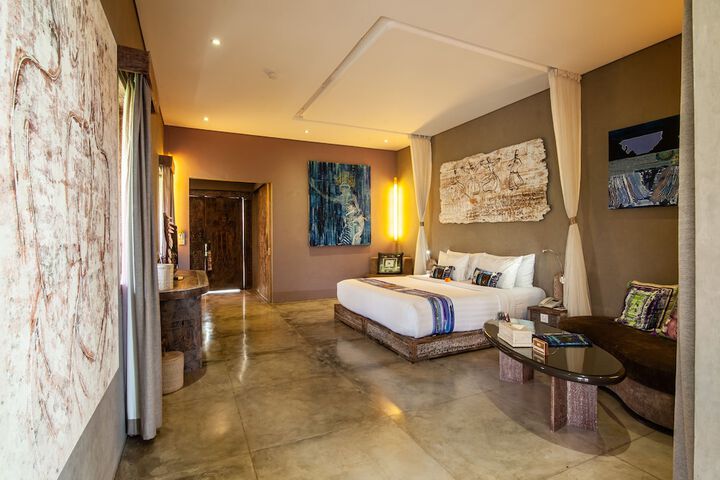 Room 40 of 227