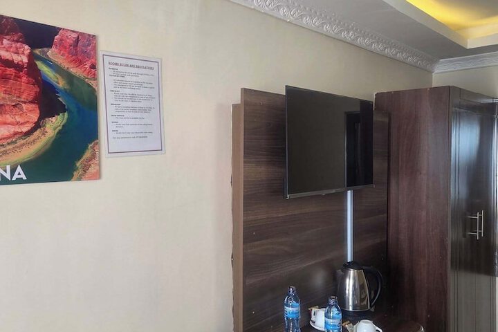 Room 2 of 49