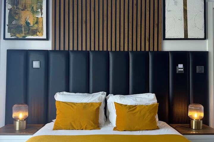 Room 6 of 43