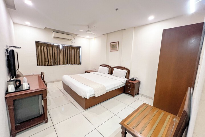 Room 18 of 33