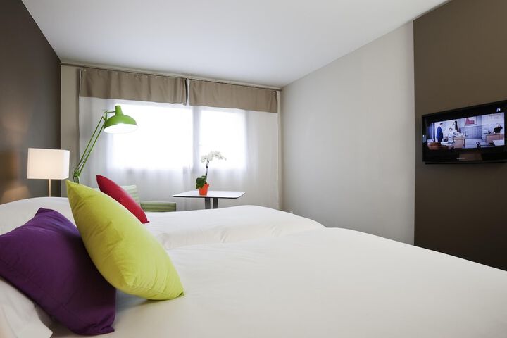 Room 14 of 37
