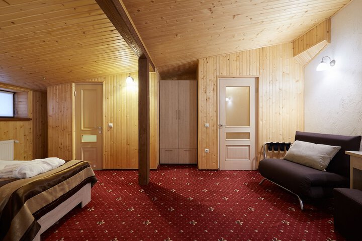 Room 18 of 61