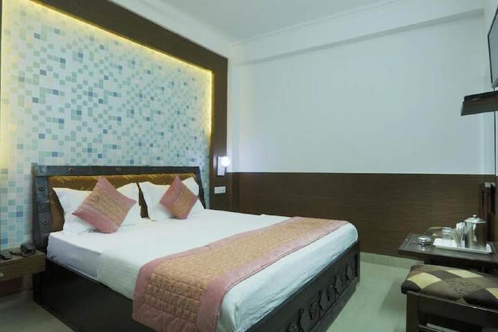 Room 12 of 22