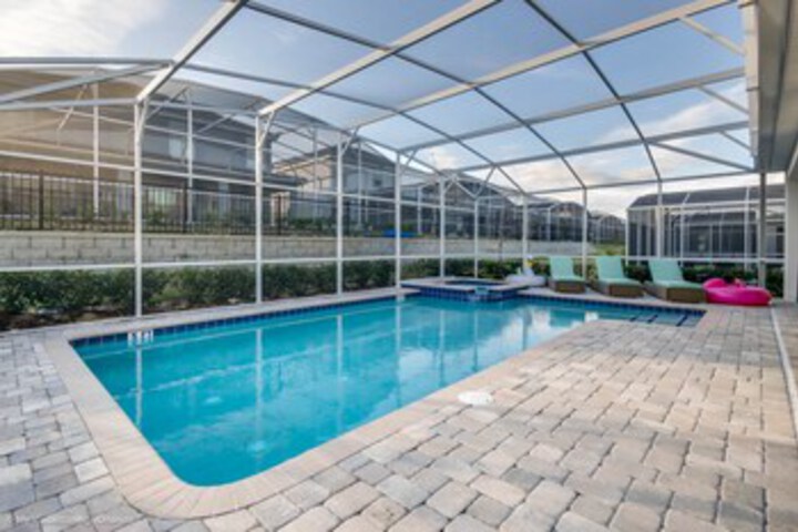 Pool 41 of 71