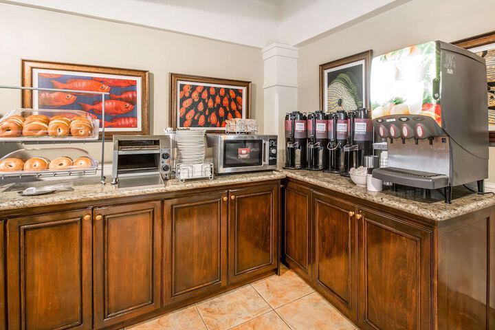 Breakfast/Coffee Service 40 of 60