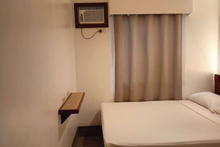 Room 6 of 24