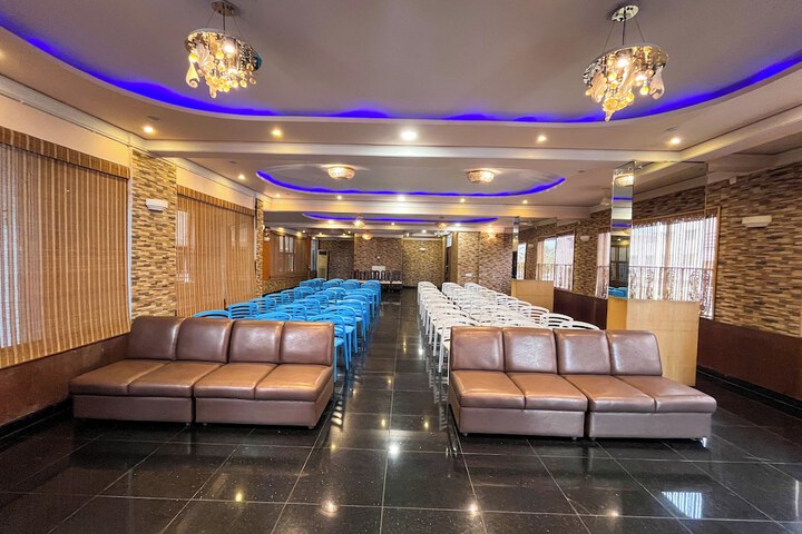 Ballroom/Hall 124 of 135