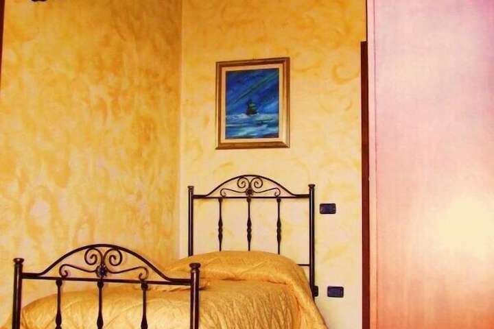 Room 26 of 131