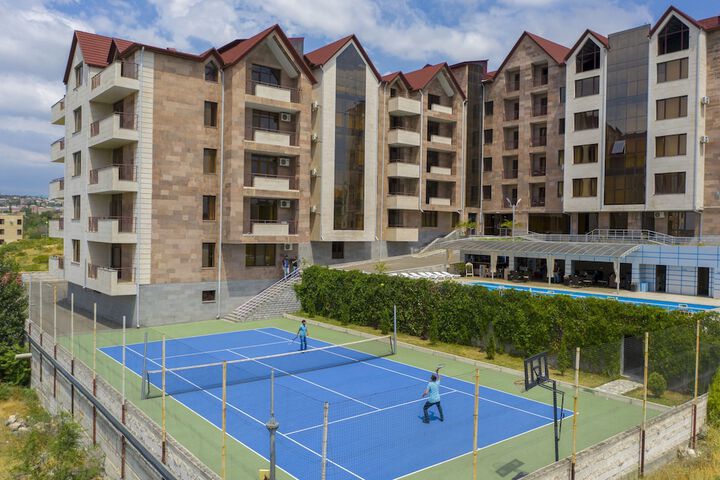 Tennis court