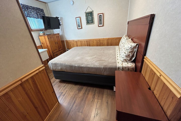 Room 30 of 82