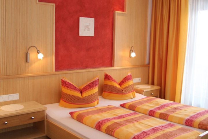 Room 9 of 70