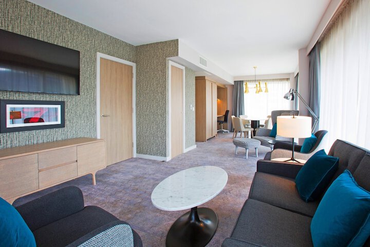Room 12 of 165