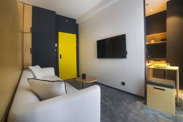 Room 19 of 30