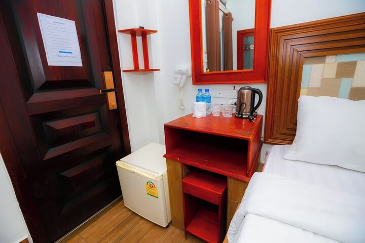 Room 3 of 103