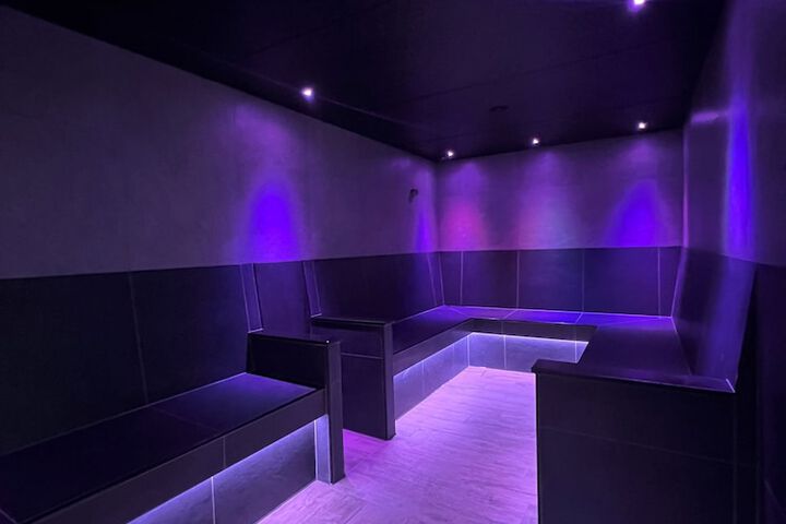 Room 52 of 86