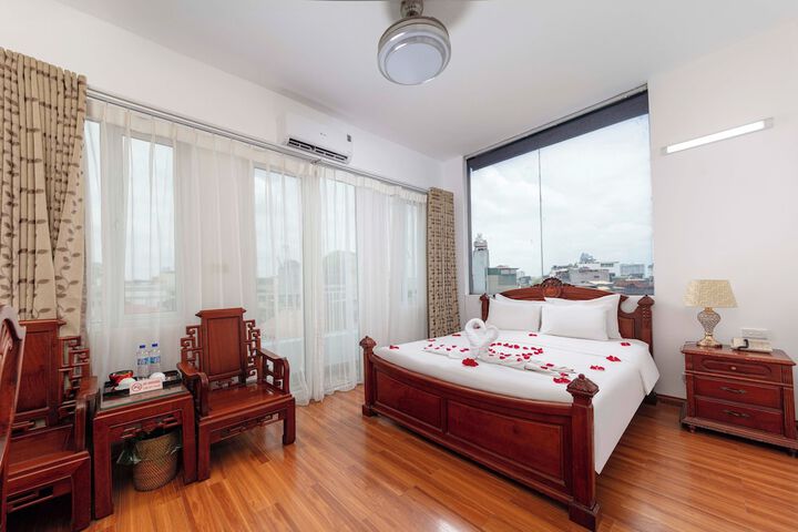 Room 33 of 86
