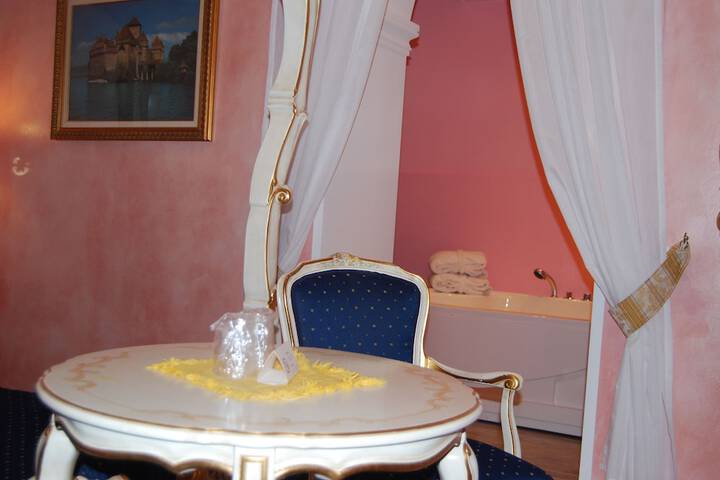 Room 29 of 90