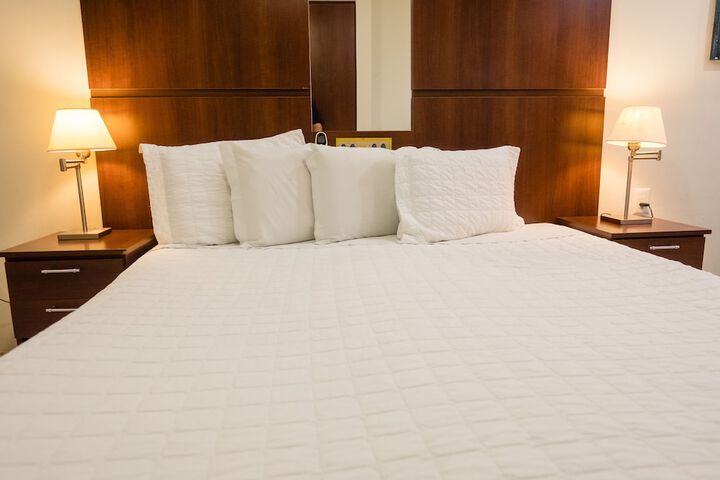 Room 4 of 114