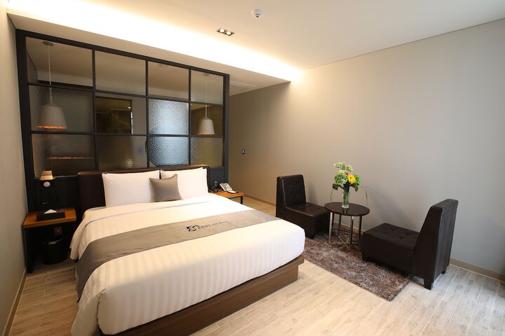 Room 36 of 84