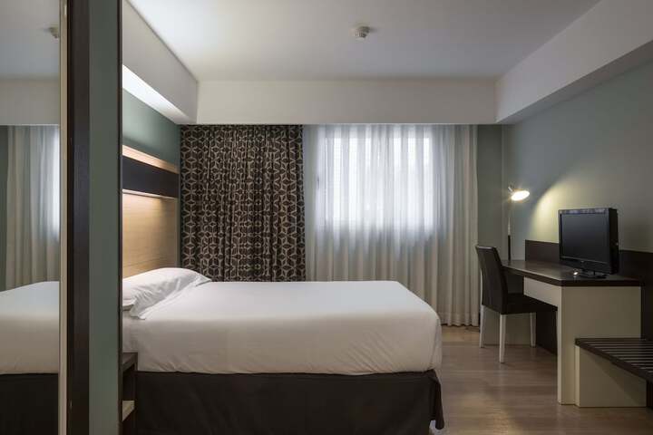 Room 11 of 31