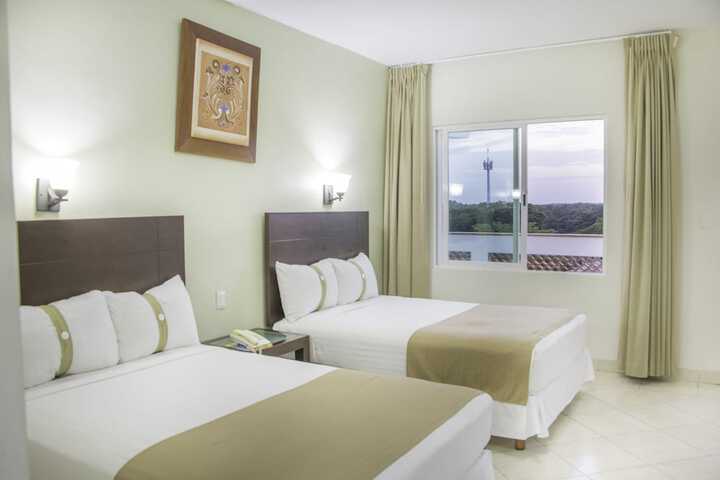 Room 28 of 74