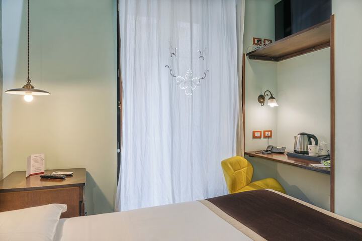 Room 18 of 124