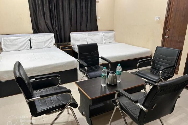 Room 5 of 28