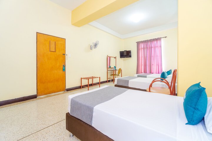 Room 9 of 25