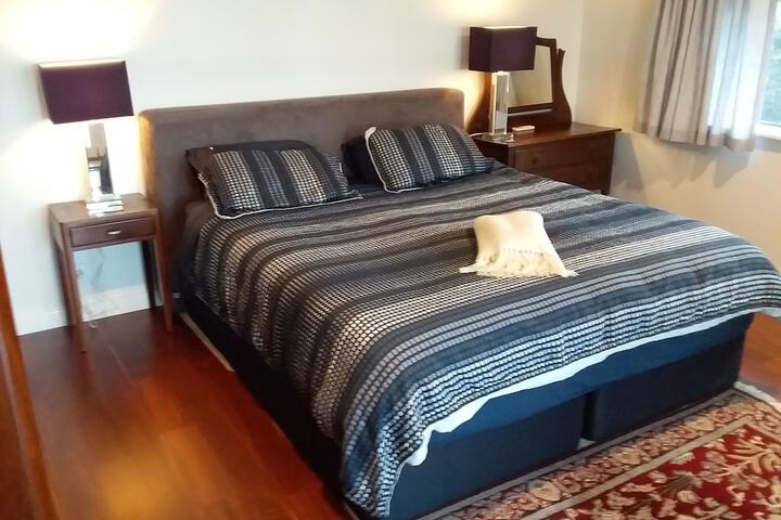 Room 4 of 26