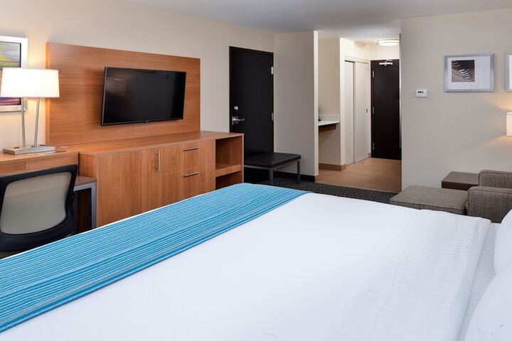 Room 13 of 61