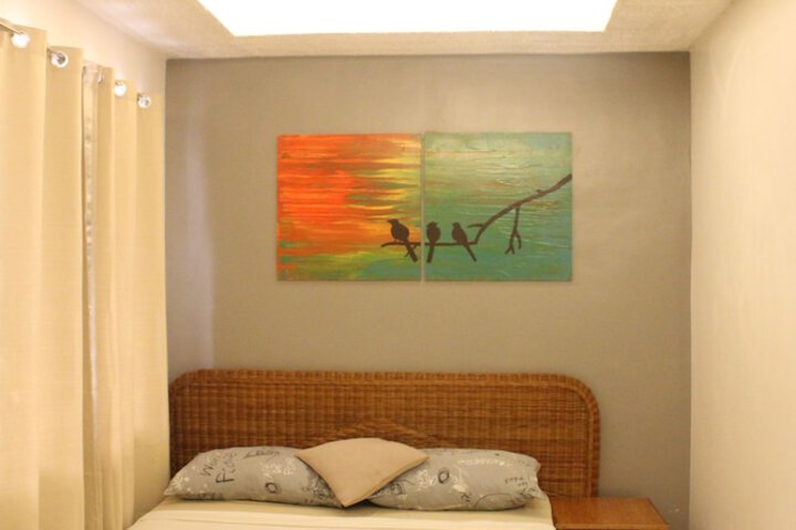 Room 12 of 102