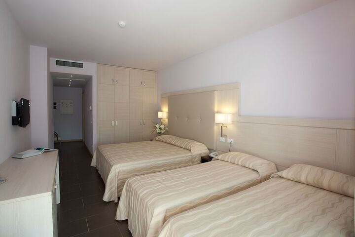 Room 8 of 40