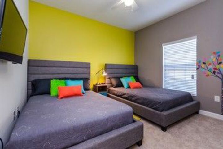 Room 9 of 24