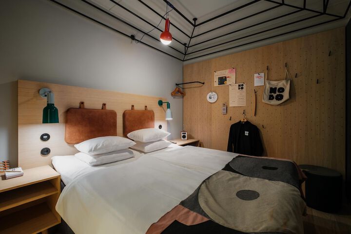 Room 45 of 116